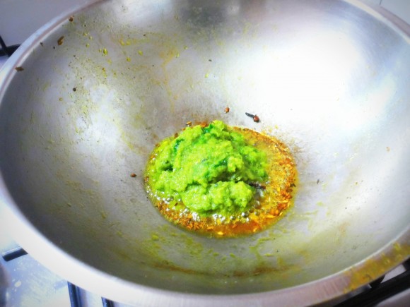  frying grinded masala 