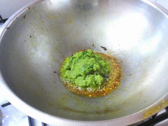 adding onion paste