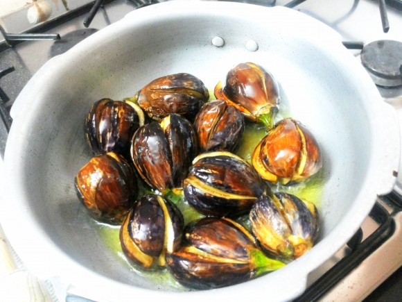 Deep fry the brinjal 
