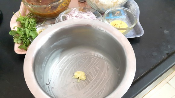 Melt 2 tablespoon of ghee 