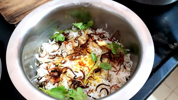 Sprinkle the mint and coriander leaves 