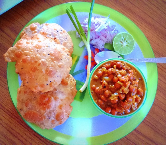 Ghughani (kala chana/Bengal gram) masala
