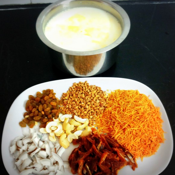 Ingredient ofMilky seviyan/seviyan kheer/seviyan payasam (Sheer khurma)