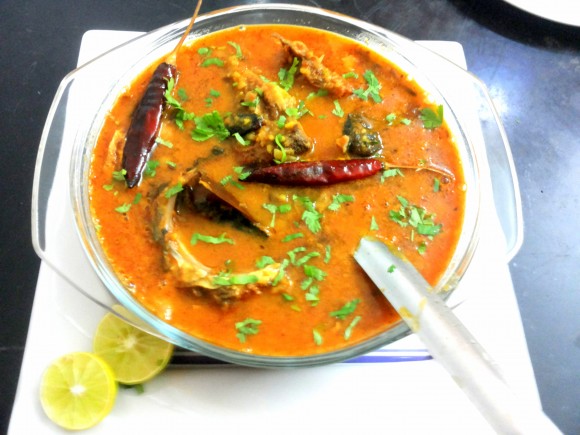 Fish head in mung (green gram) dal/macher-muro/matha-diye -moong dal