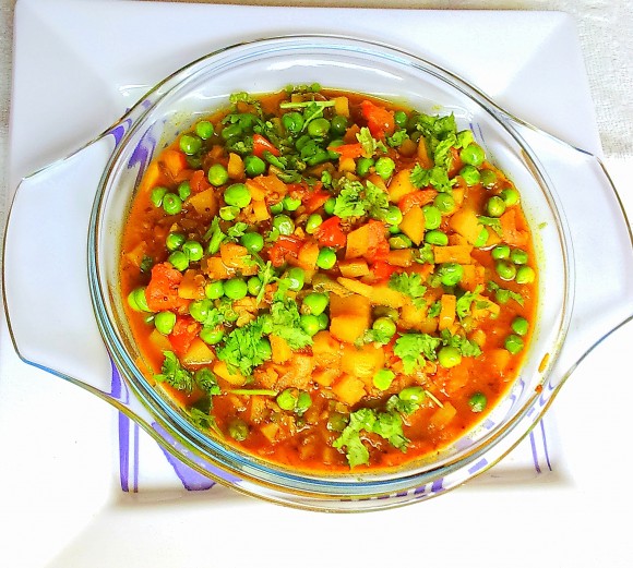 Aaloo (potato) mutter (peas) ki sabji