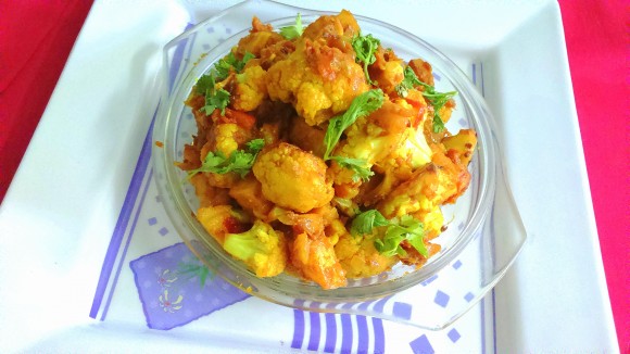 Dry aaloo (potato) Gobhi (cauliflower)