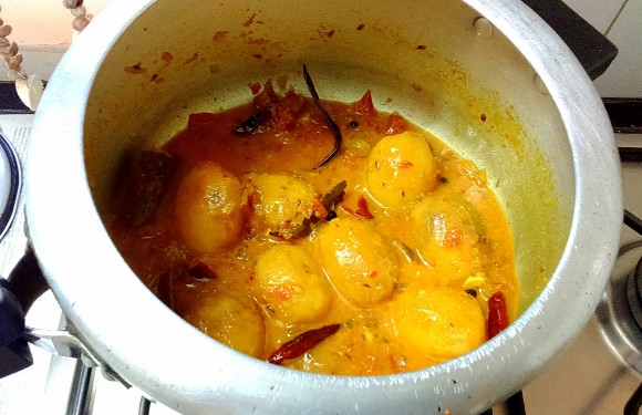 Aaloo (potato) stew
