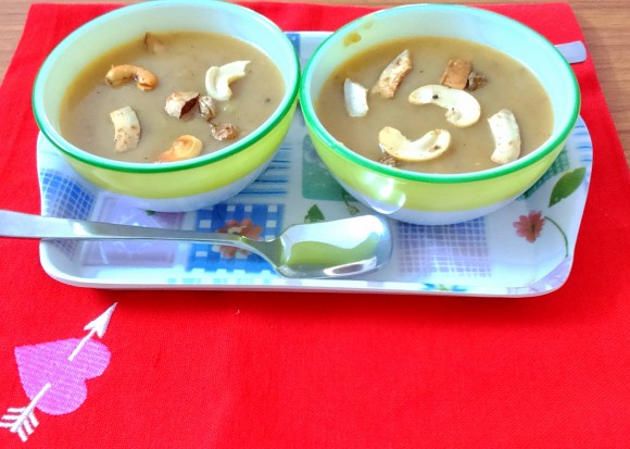 Mung dal kheer with coconut milk (pasi parruppu payasam with thengai paal)