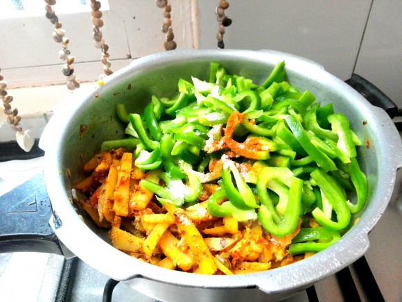 Adding capsicum 