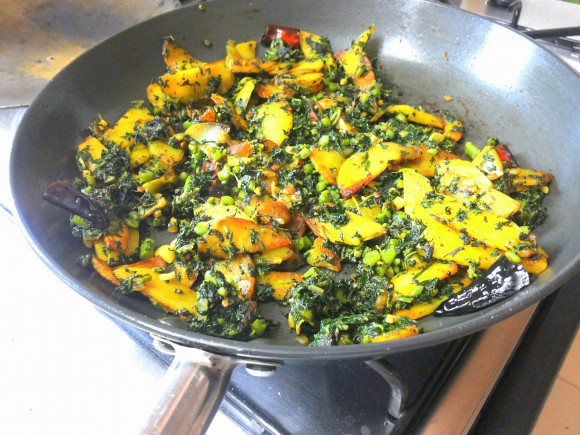 Aaloo (potato) Chaulai (amaranth) saag ka bhujia