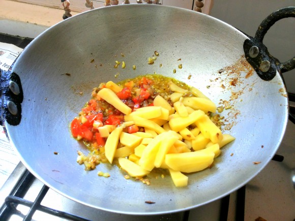 Add ing potato and tomato