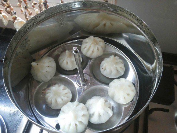 Steaming the modak 