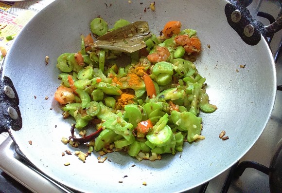 adding luffa gourd