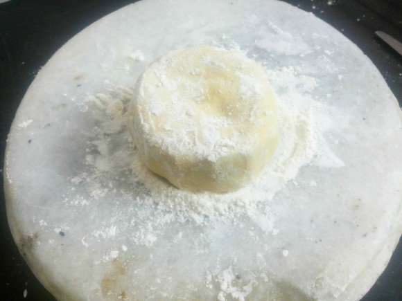 Roll the ball in1/4 inch thick