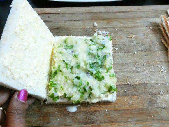 Put stuffing on the malai