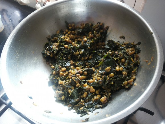 Poonnangani with whole mung (green gram)