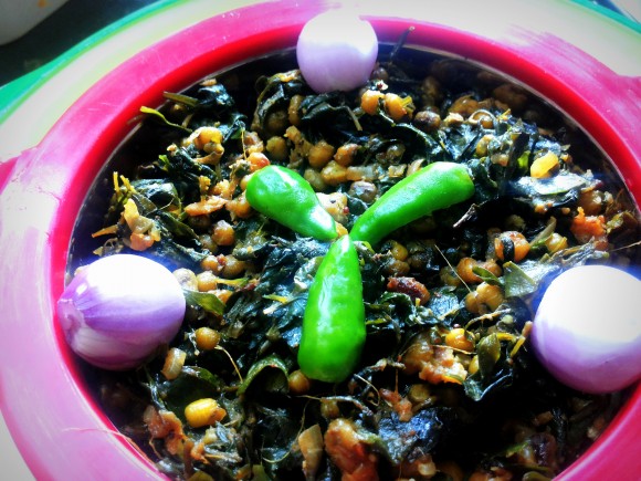 Poonnangani with whole mung (green gram)
