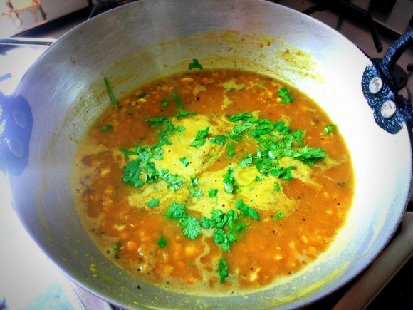 Decorate with chopped coriander leaves 