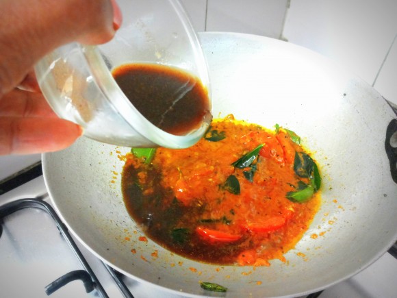 Add tamarind pulp 