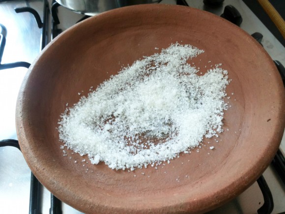 Take another earthen pot, put sugar