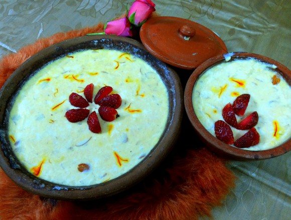 Mishti doi/ sweet yoghurt (with saffron and green cardamom flavor)