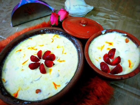 Mishti doi/ sweet yoghurt (with saffron and green cardamom flavor)