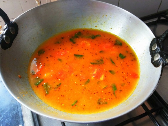 Add salt and tamarind pulp 