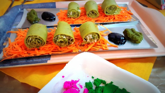 Palak (spinach) Besan (chickpea flour) ke rolls / spinach khandvi (Gujarati dish)