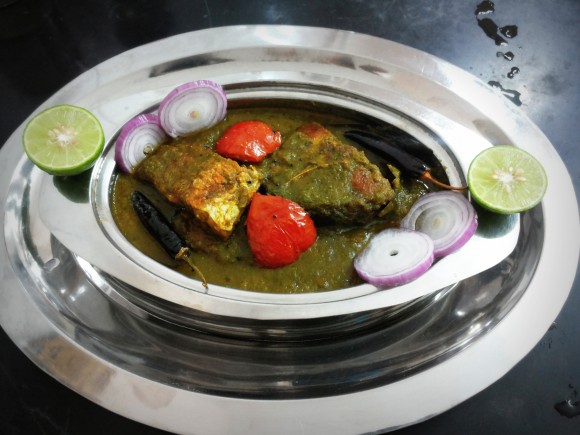 Green fish curry