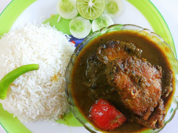 Green fish curry