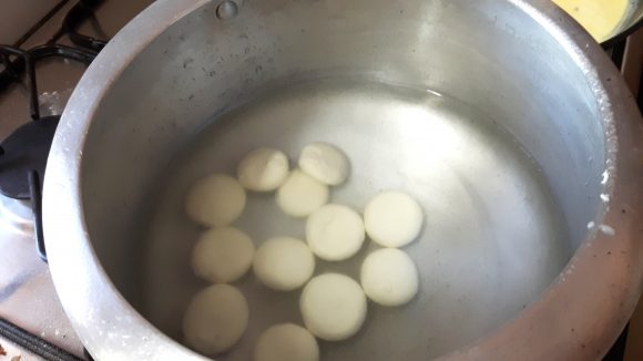 cook the paneer tikki