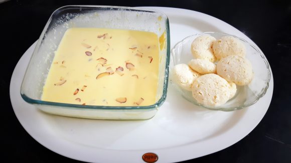 cooked tikki and prepared thick malai rabri
