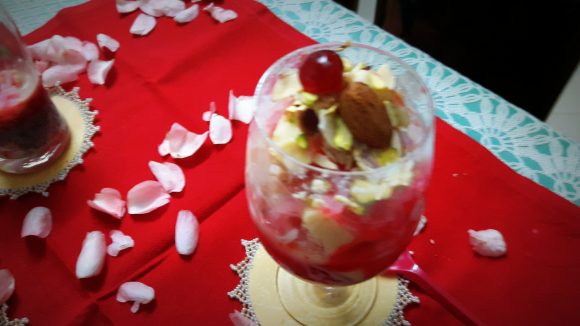 Decorate with dry fruits slices