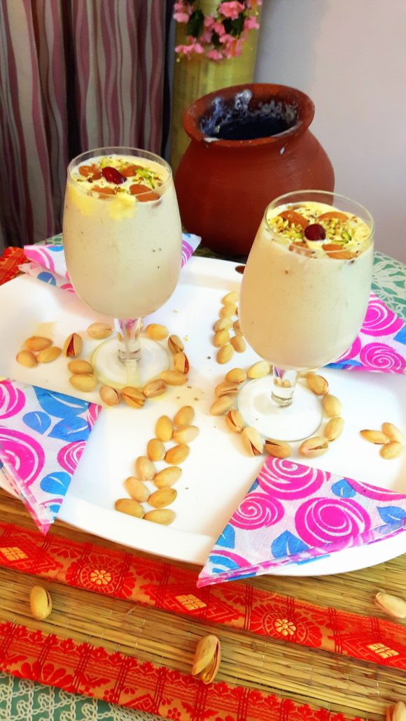 Malaidar sweet lassi (sweet yogurt drink)