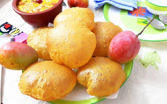 Aam poori (mango puri)