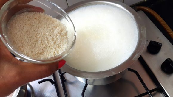 Put clean and washed rice