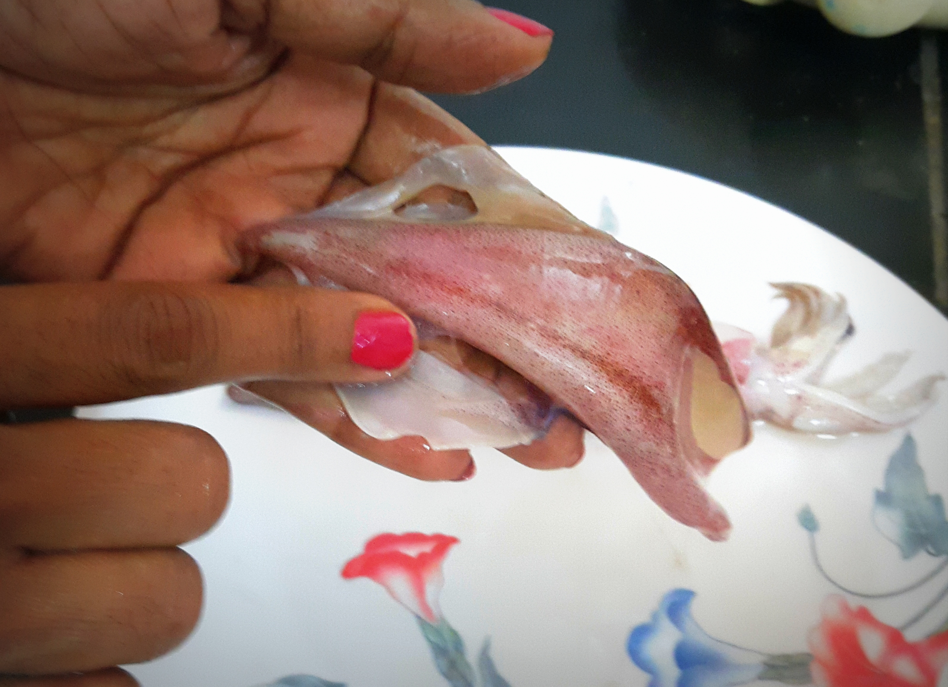 Grab the two fins(wings)