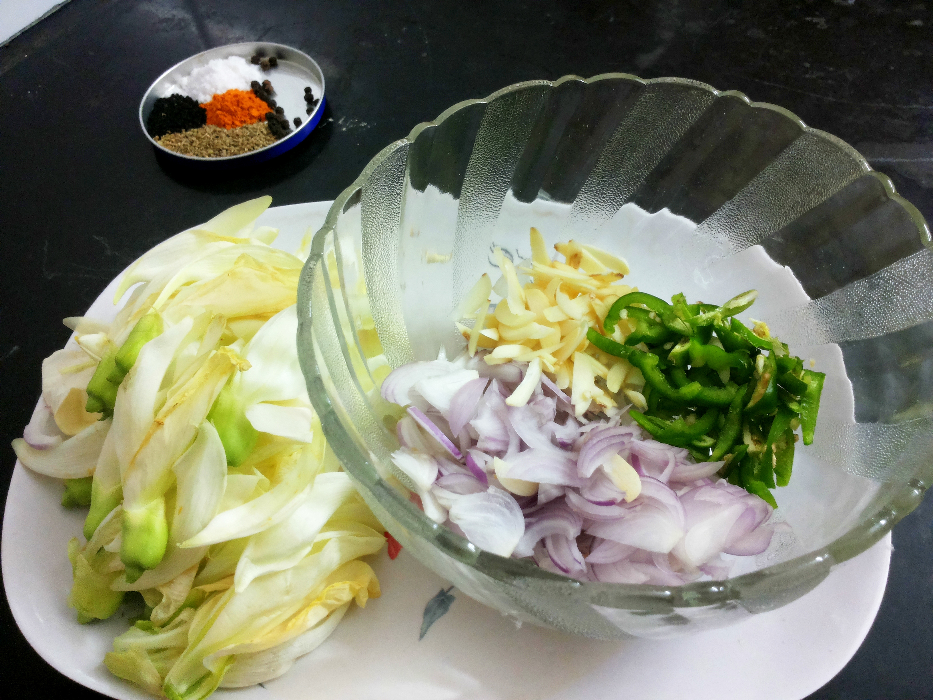 August phool and onion pakoda (fritters) Ingredient