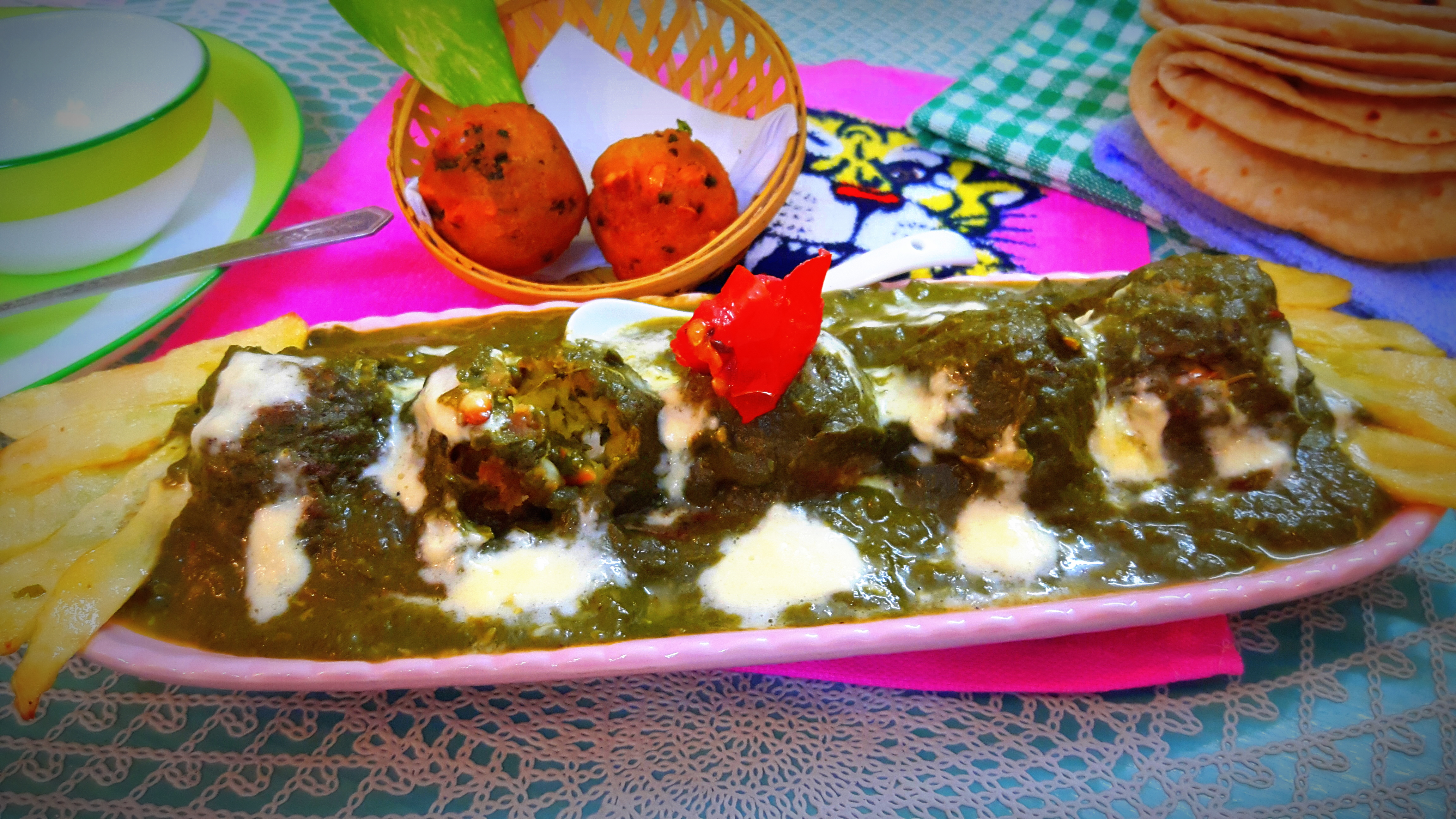 Bread kofta in palak gravy (bread kofta in spinach curry)
