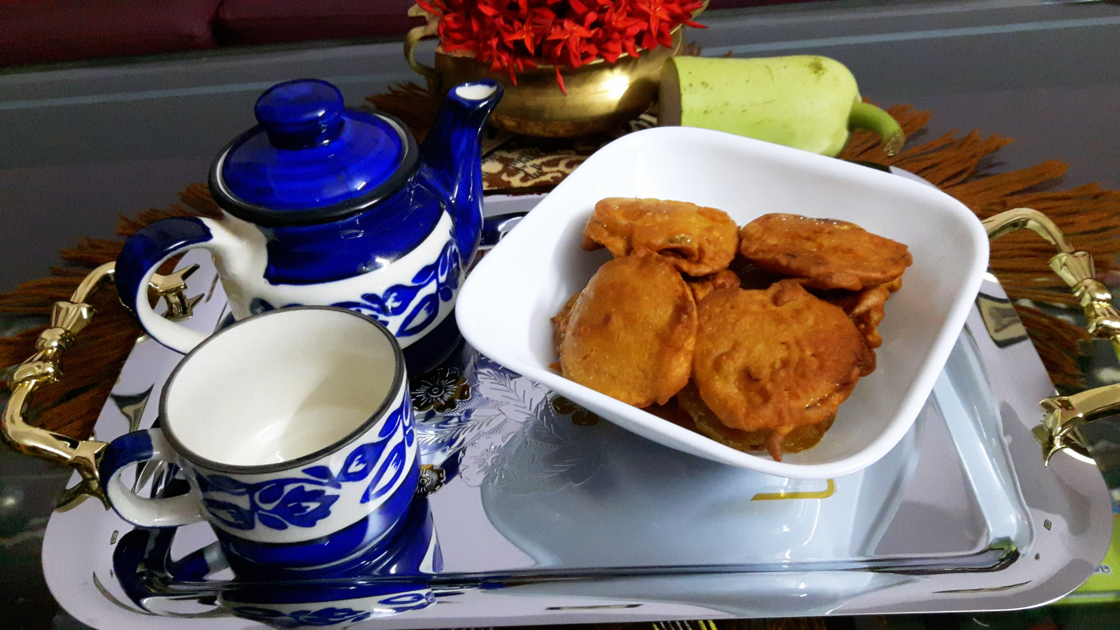Lauki ke pakoda (bottle gourd fritters)