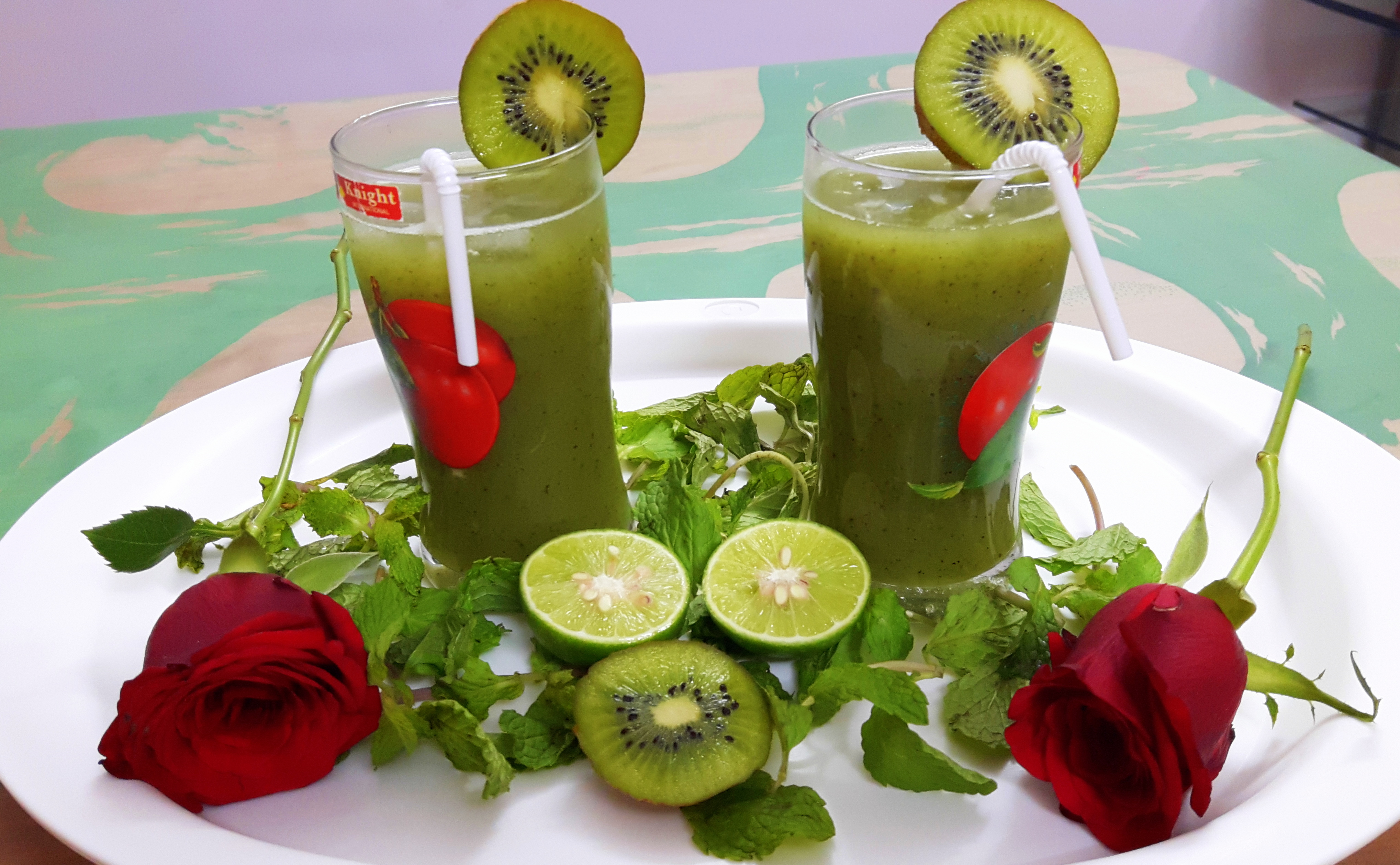 Verdant green kiwi cooler