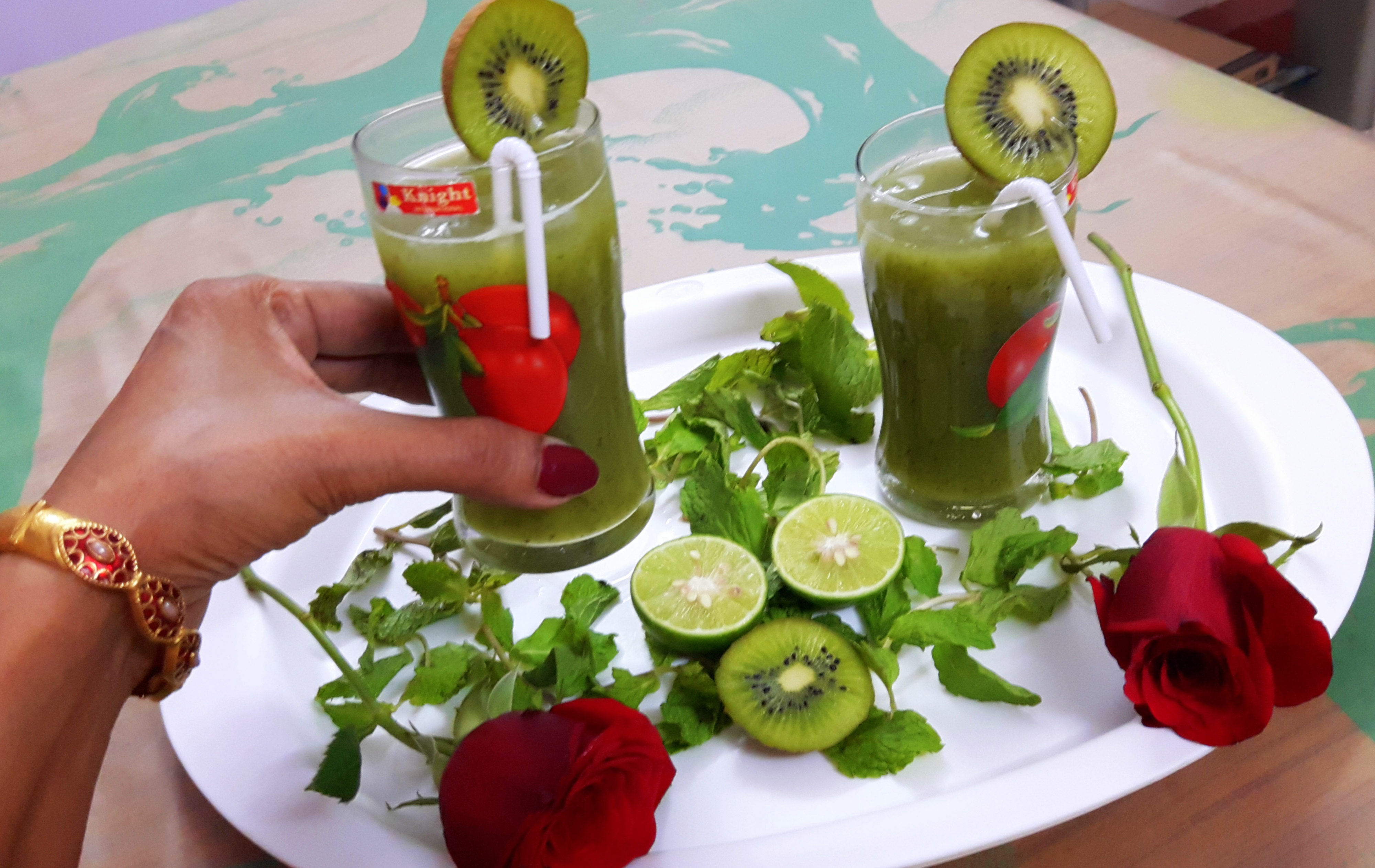 Verdant green kiwi cooler