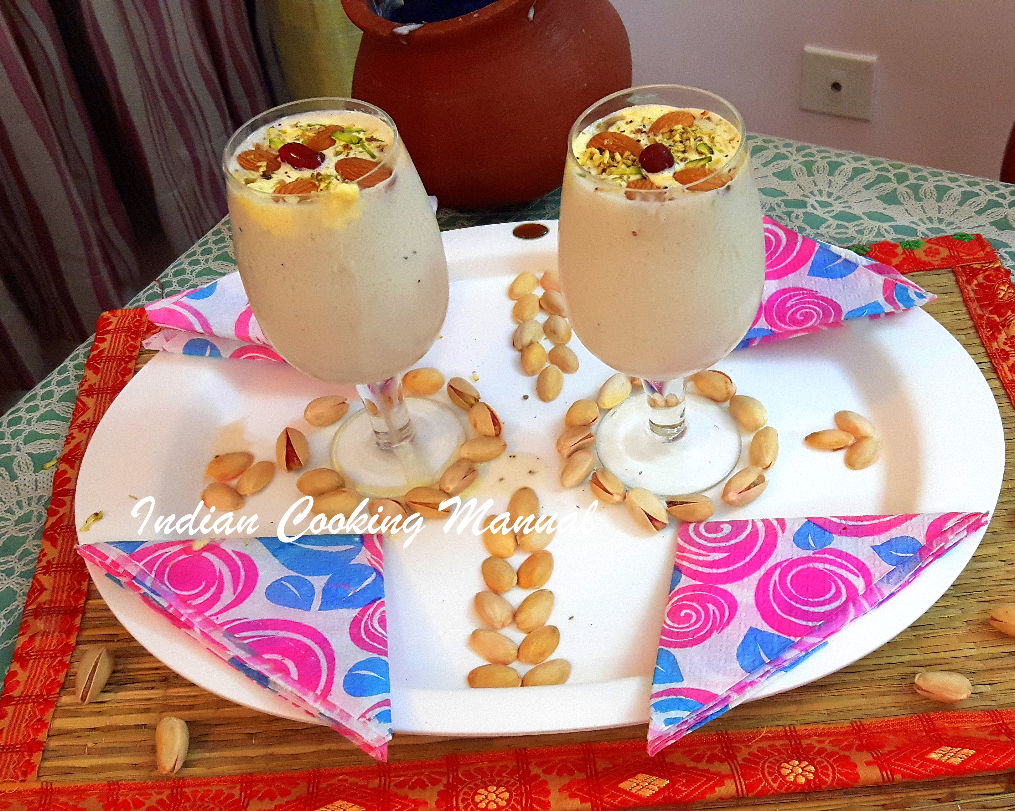 Malaidar sweet lassi (sweet yogurt drink)