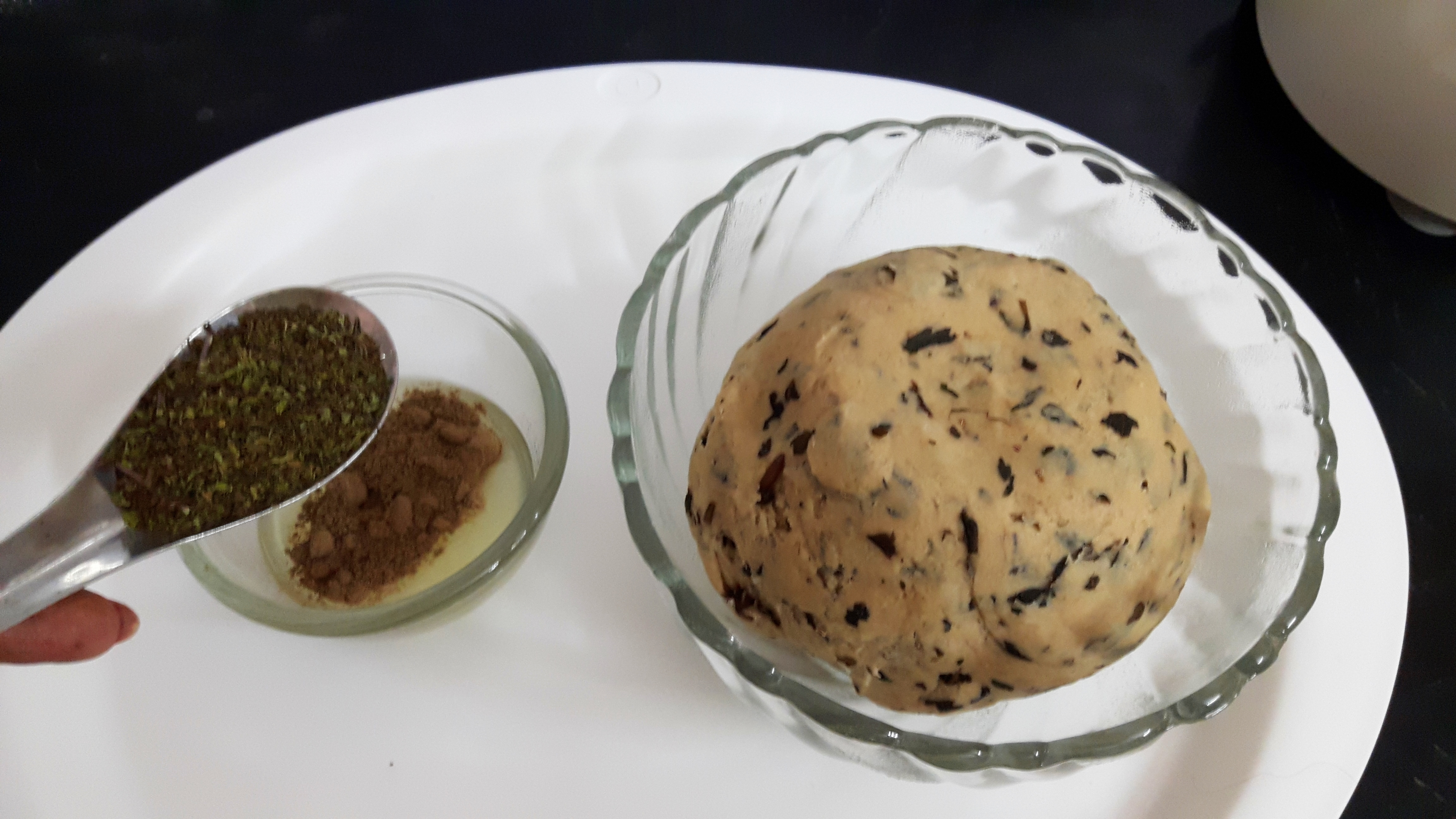 put chat masala, mint powder and ghee