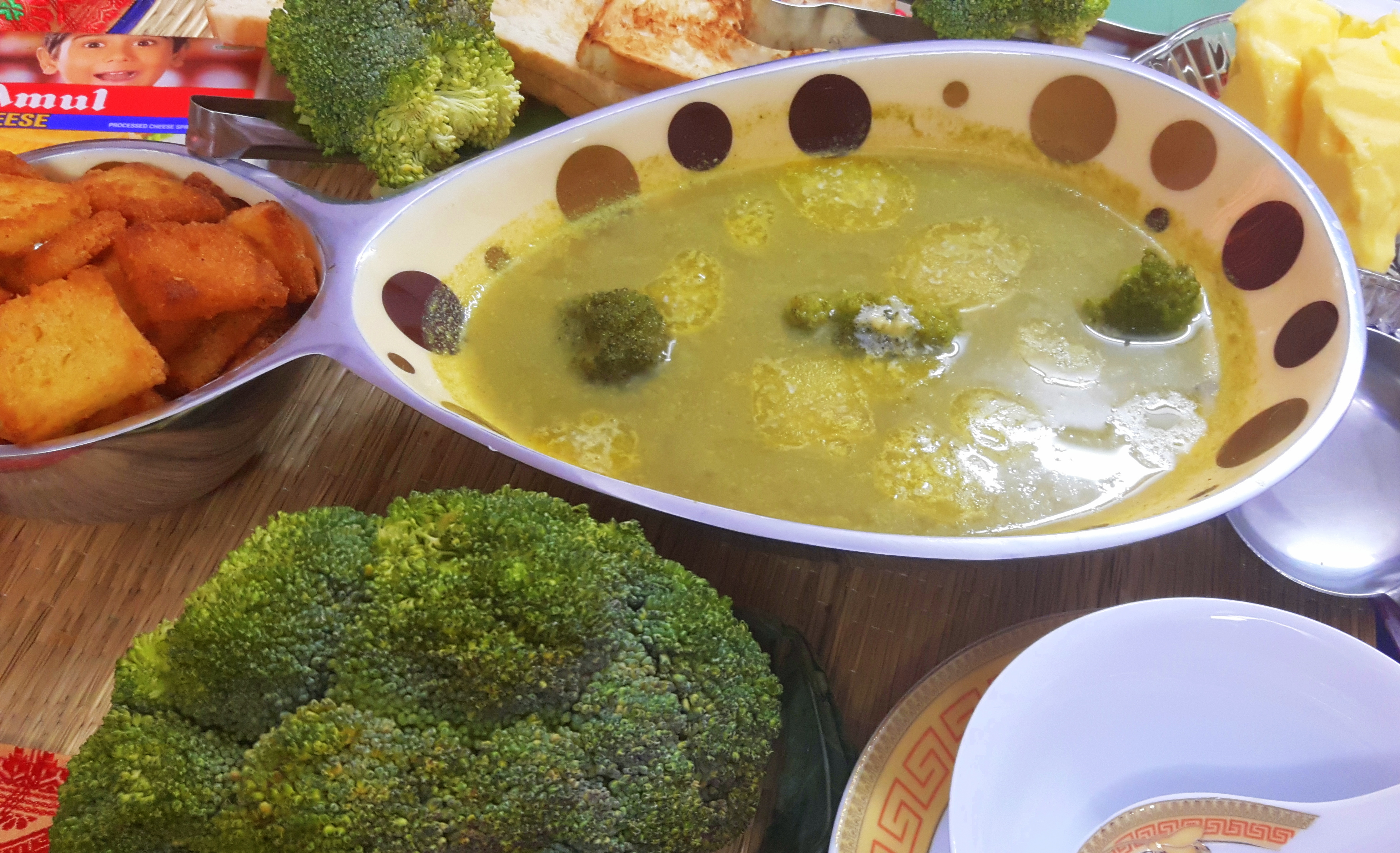 Verdant broccoli soup