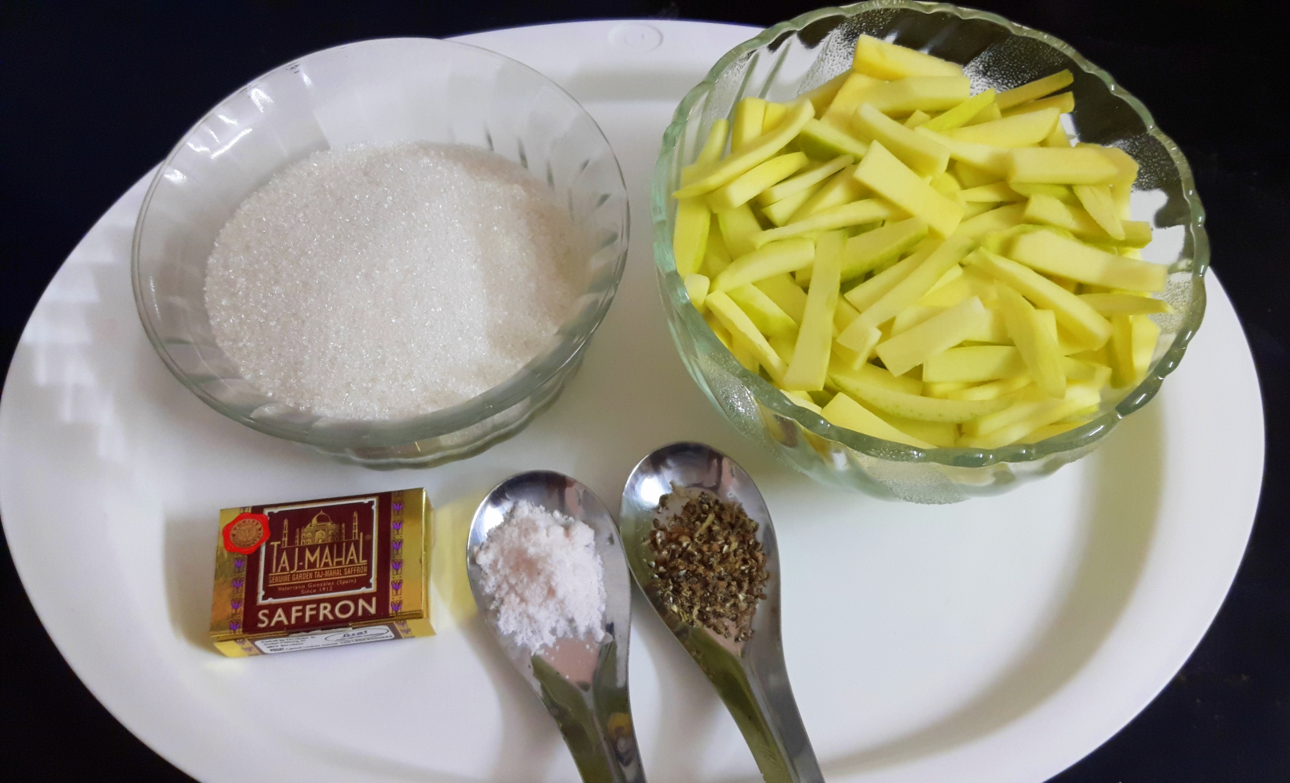 chop raw mango