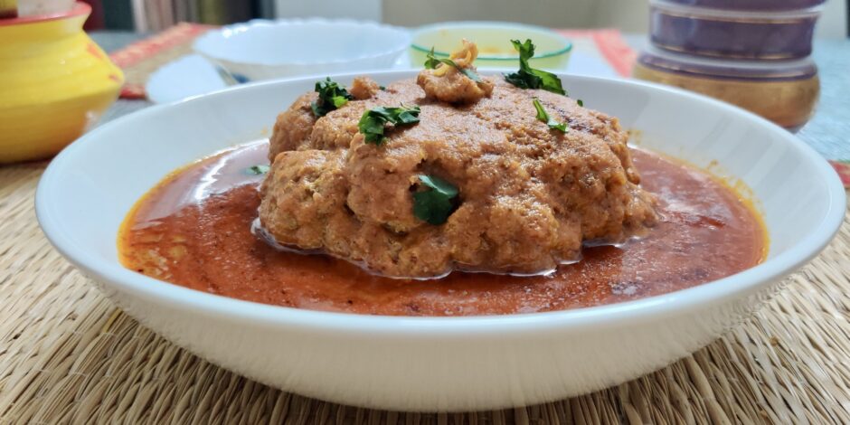 Serve Whole Cauliflower (Gobhi) Mussalum / Tikka Masala