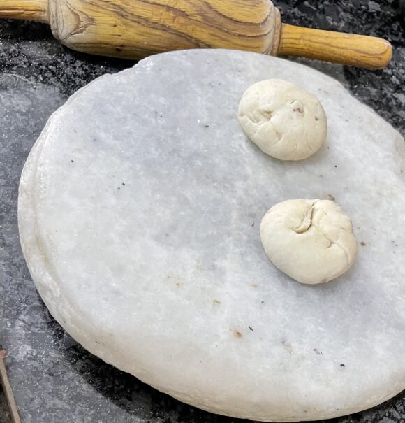 Dal Pakwan (Sindhi Recipe): Pakwan Dough ball