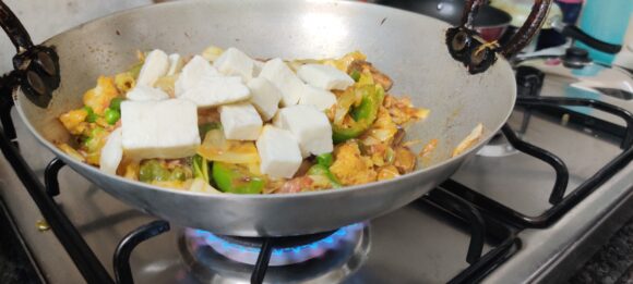 Add fresh cream and Paneer