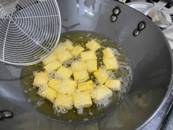 Deep fry square pieces in small batches as per quantity of ghee 
